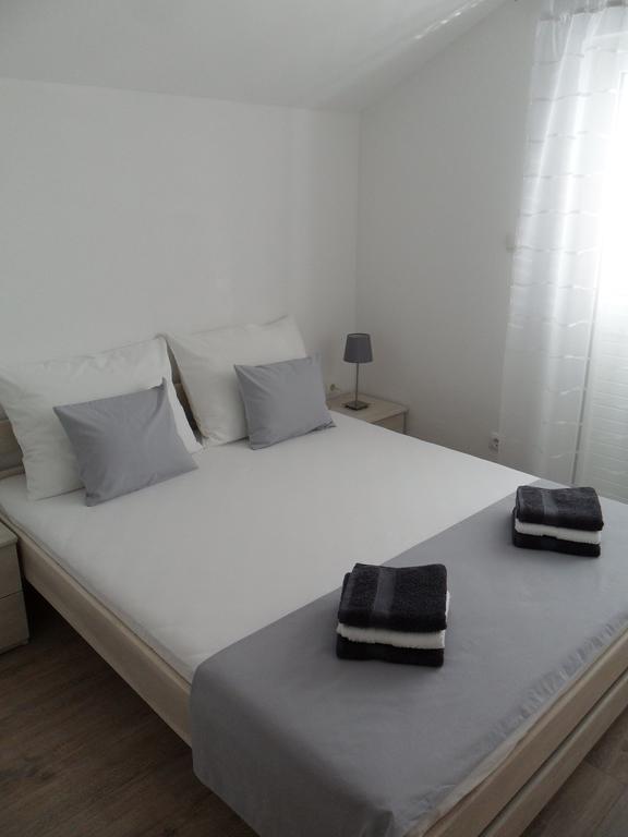 Apartmani Luka & Iva シベニク エクステリア 写真